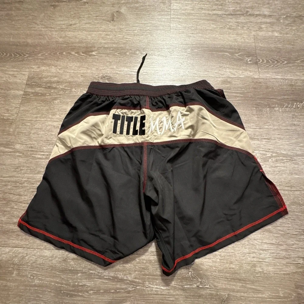 TITLE MMA Shorts Mens Large Black Fighting Performance Training Martial Arts